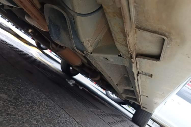 Used BAIC E Series 2013 Sedan 1.5L Automatic Leshang Edition Chassis Rear Right