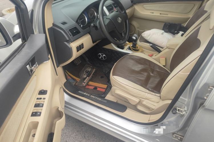 Used BAIC E Series 2013 Sedan 1.5L Automatic Lotte Edition Driver Seat