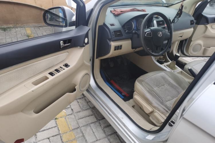 Used BAIC E Series 2013 Sedan 1.5L Manual Leshang Version Driver Seat