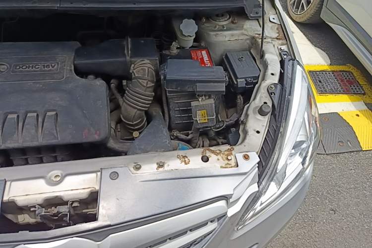 Used BAIC E Series 2013 Sedan 1.5L Automatic Leshang Edition Engine Bay Left
