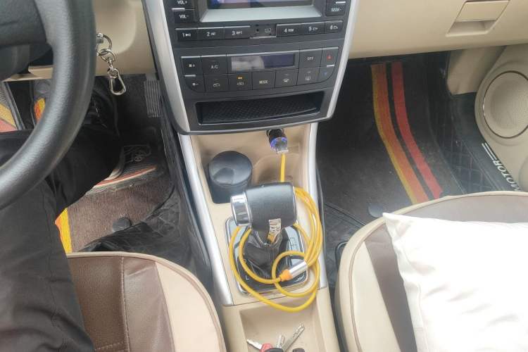Used BAIC E Series 2013 Sedan 1.5L Automatic Lotte Edition Gear Lever