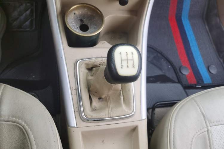 Used BAIC E Series 2013 Sedan 1.5L Manual Leshang Version Gear Lever