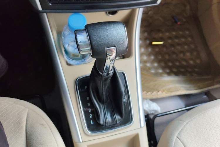 Used BAIC E Series 2013 Sedan 1.5L Automatic Lotte Edition Gear Lever