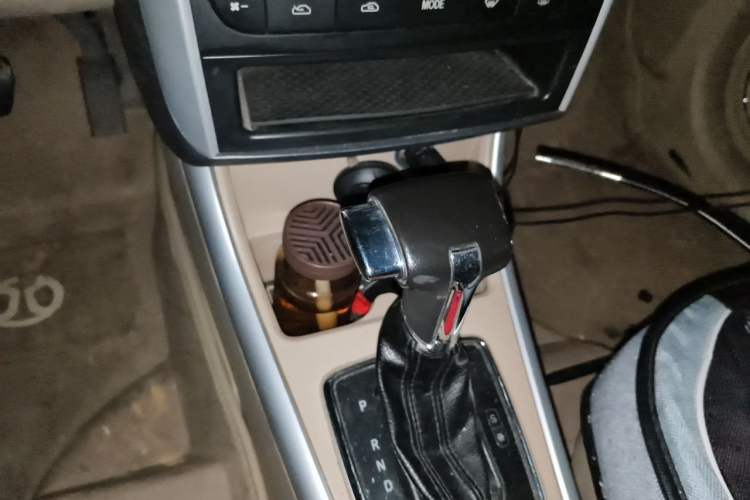 Used BAIC E Series 2013 Hatchback 1.5L Automatic Lotte Edition Gear Lever