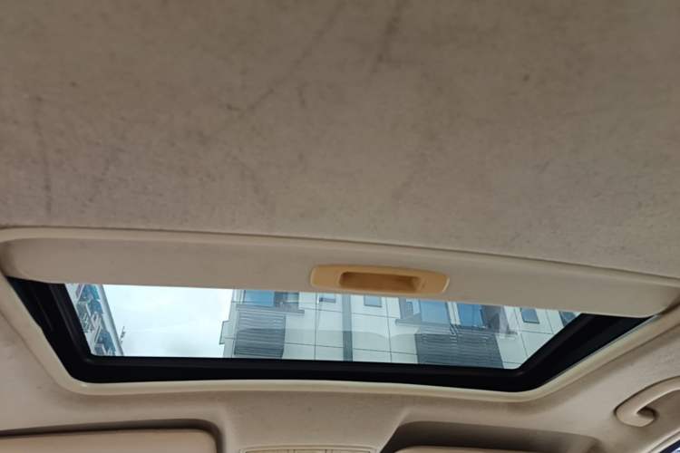Used BAIC E Series 2013 Sedan 1.5L Automatic Leshang Edition Headliner