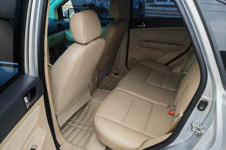 Used BAIC E Series 2013 Hatchback 1.5L Manual Lotte Edition Interior 4