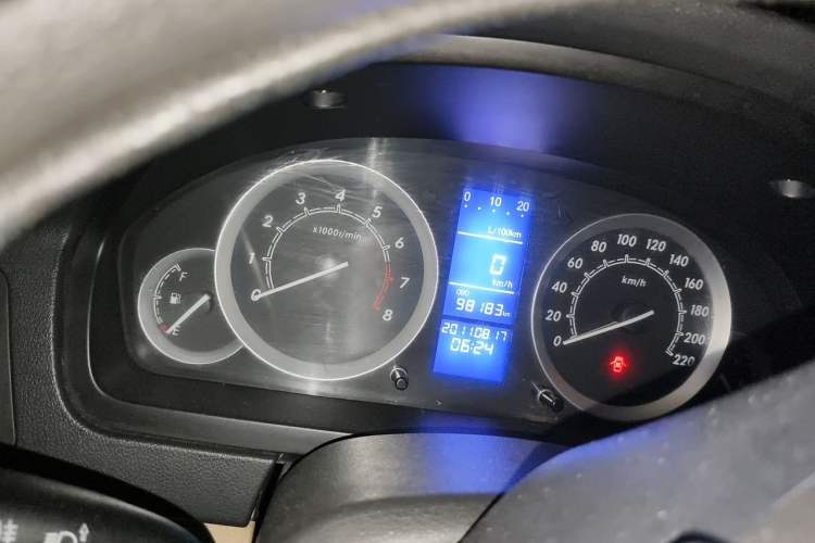 Used BAIC E Series 2013 Hatchback 1.5L Automatic Lotte Edition Odometer Close Up