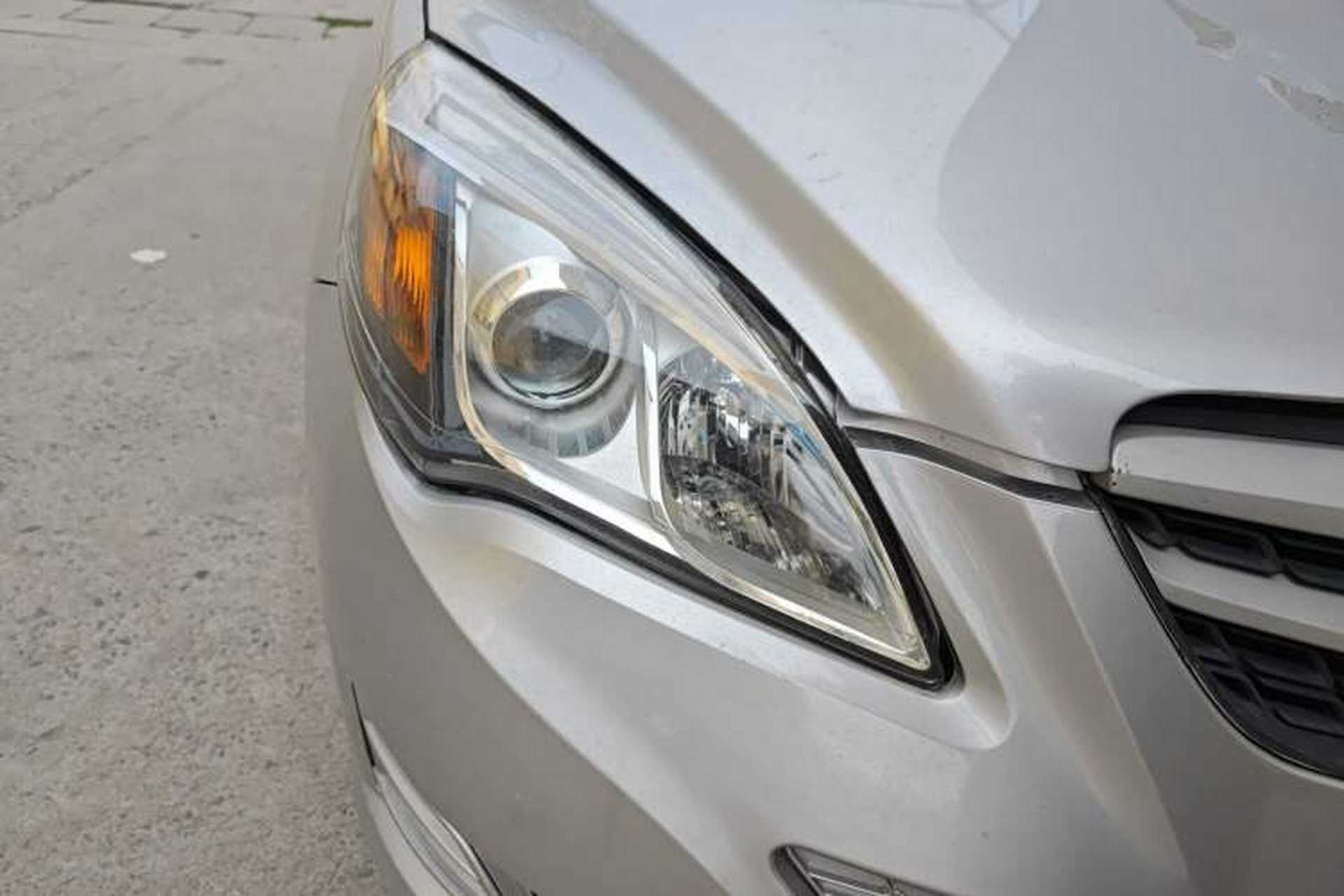 Used BAIC E Series 2013 Sedan 1.3L Manual Special Offer Edition Right Front Headlight
