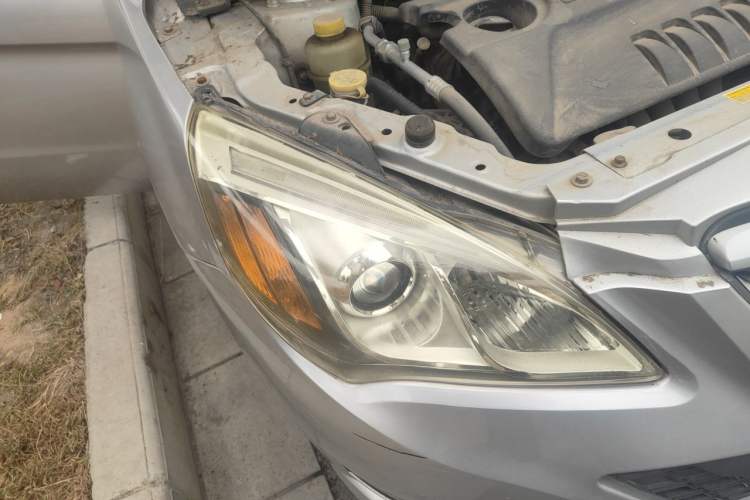 Used BAIC E Series 2013 Sedan 1.5L Automatic Lotte Edition Right Front Headlight
