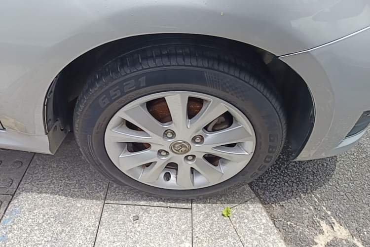 Used BAIC E Series 2013 Sedan 1.5L Automatic Leshang Edition Right Front Wheel Hub