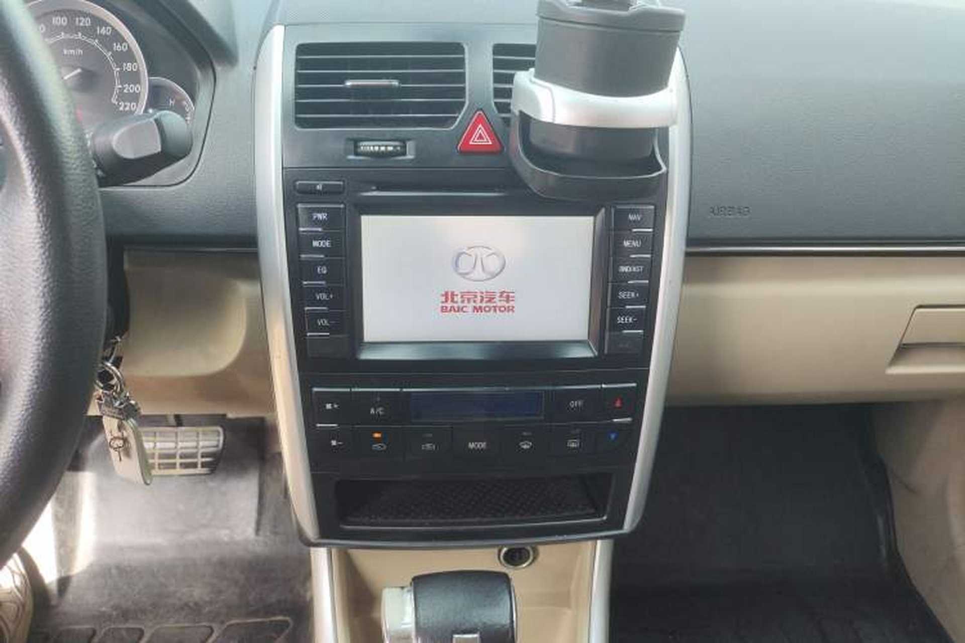 Used BAIC E Series 2013 Sedan 1.5L Automatic Leshang Edition Audio And AC Panel