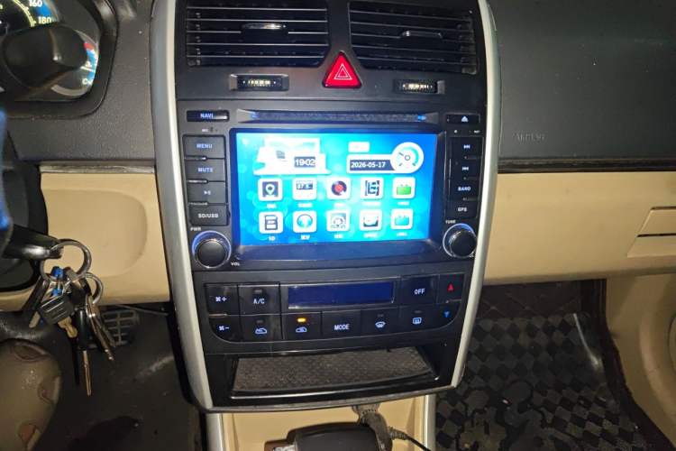 Used BAIC E Series 2013 Sedan 1.5L Automatic Lotte Edition Audio And AC Panel