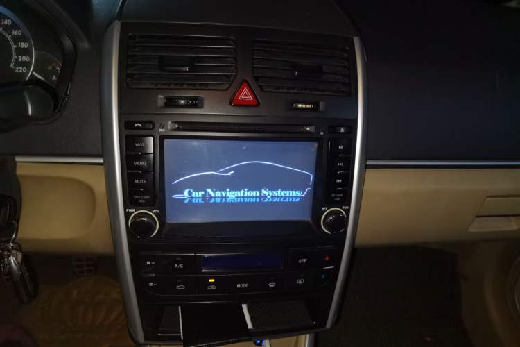 Used BAIC E Series 2013 Sedan 1.3L Manual Special Offer Edition Audio And AC Panel