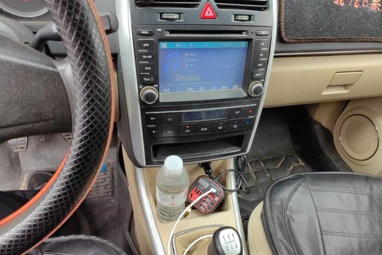 Used BAIC E Series 2013 Sedan 1.5L Manual Lotte Edition Audio And AC Panel