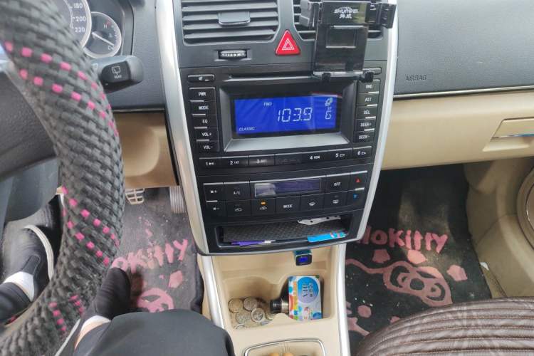 Used BAIC E Series 2013 Hatchback 1.5L Manual Lotte Edition Audio And AC Panel