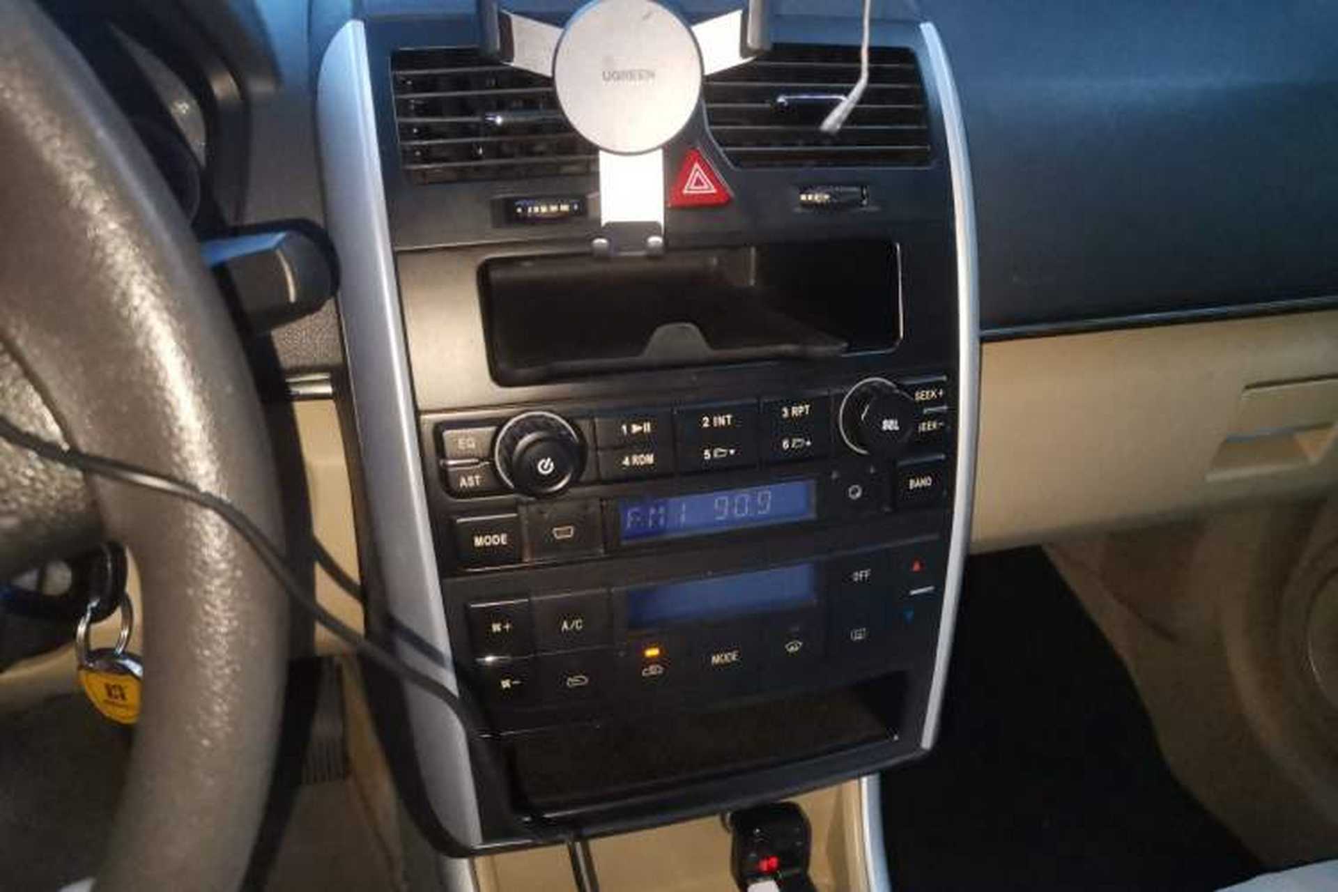 Used BAIC E Series 2013 Sedan 1.3L Manual Lotte Edition Audio And AC Panel