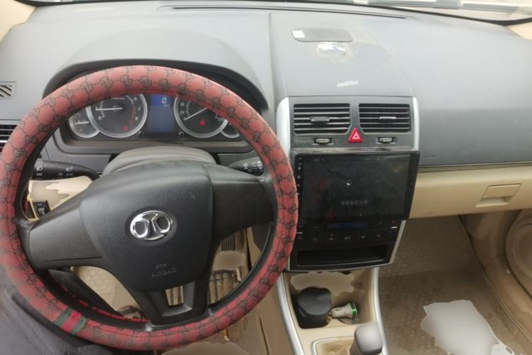 Used BAIC E Series 2013 Sedan 1.3L Manual Lotte Edition Center Console