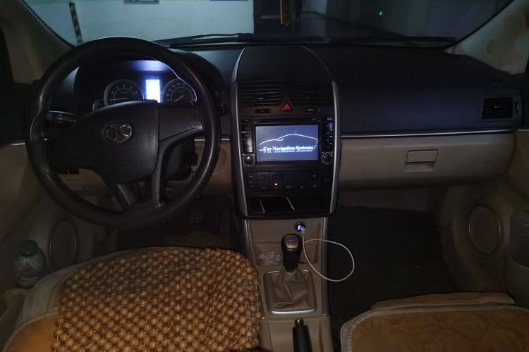 Used BAIC E Series 2013 Sedan 1.3L Manual Special Offer Edition Center Console