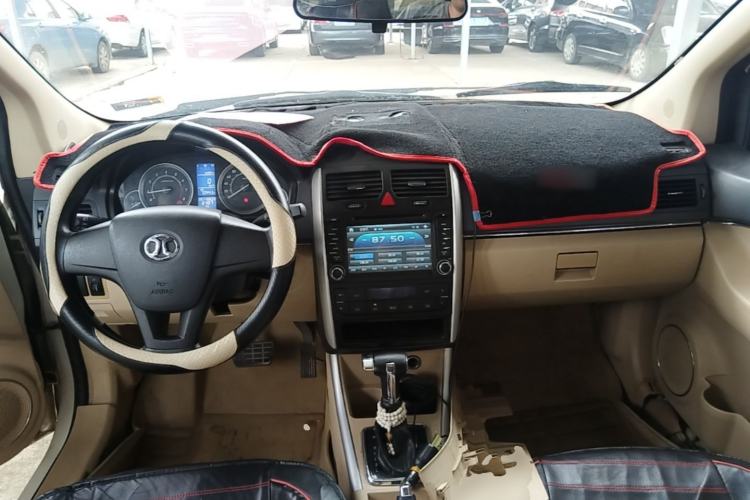 Used BAIC E Series 2013 Sedan 1.5L Automatic Lotte Edition Center Console