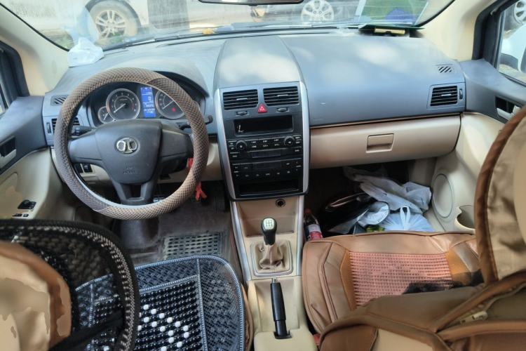Used BAIC E Series 2013 Sedan 1.3L Manual Lotte Edition Center Console