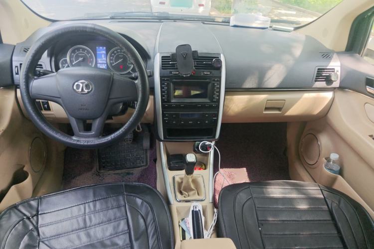 Used BAIC E Series 2013 Hatchback 1.5L Manual Lotte Edition Center Console