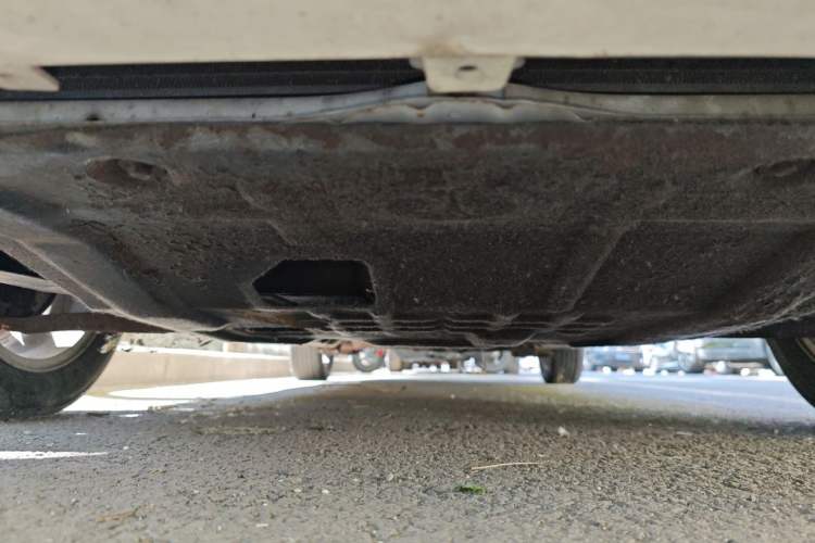 Used BAIC E Series 2013 Sedan 1.5L Automatic Leshang Edition Chassis Front