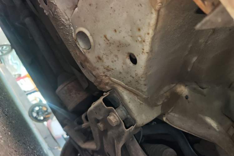 Used BAIC E Series 2013 Sedan 1.3L Manual Lotte Edition Chassis Front Right