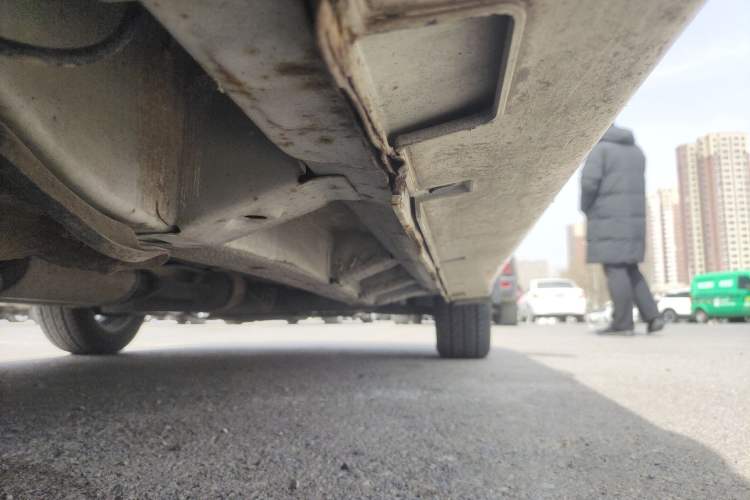 Used BAIC E Series 2013 Sedan 1.5L Automatic Leshang Edition Chassis Rear Right