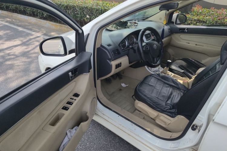 Used BAIC E Series 2013 Sedan 1.5L Manual Leshang Version Driver Seat