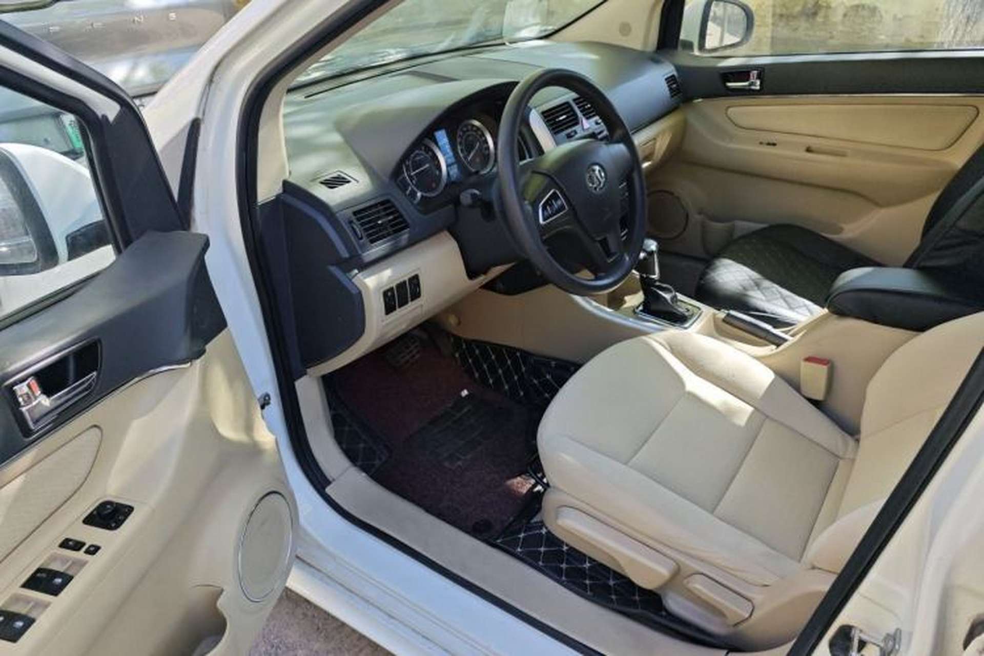 Used BAIC E Series 2013 Sedan 1.5L Automatic Leshang Edition Driver Seat