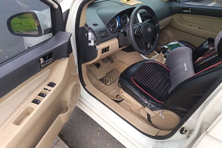 Used BAIC E Series 2013 Sedan 1.5L Manual Leshang Version Driver Seat