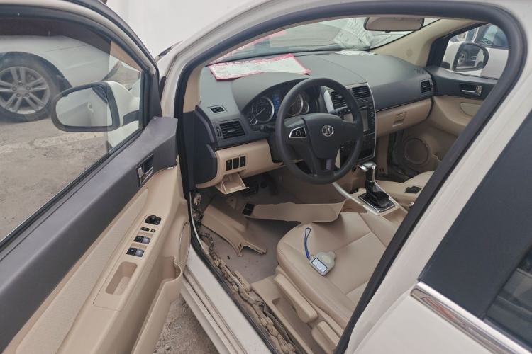 Used BAIC E Series 2013 Hatchback 1.5L Automatic Lotte Edition Driver Seat