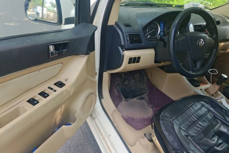 Used BAIC E Series 2013 Hatchback 1.5L Manual Lotte Edition Driver Seat