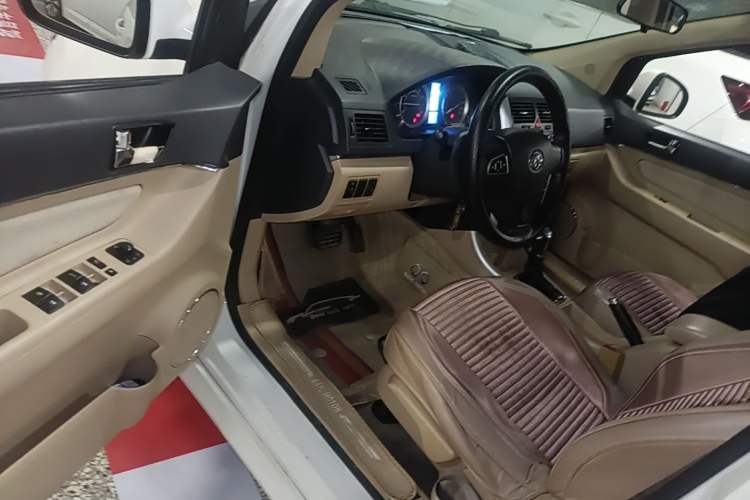 Used BAIC E Series 2013 Sedan 1.5L Automatic Leshang Edition Driver Seat