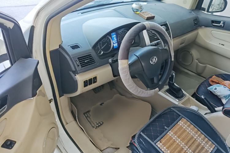 Used BAIC E Series 2013 Hatchback 1.5L Automatic Lotte Edition Driver Seat