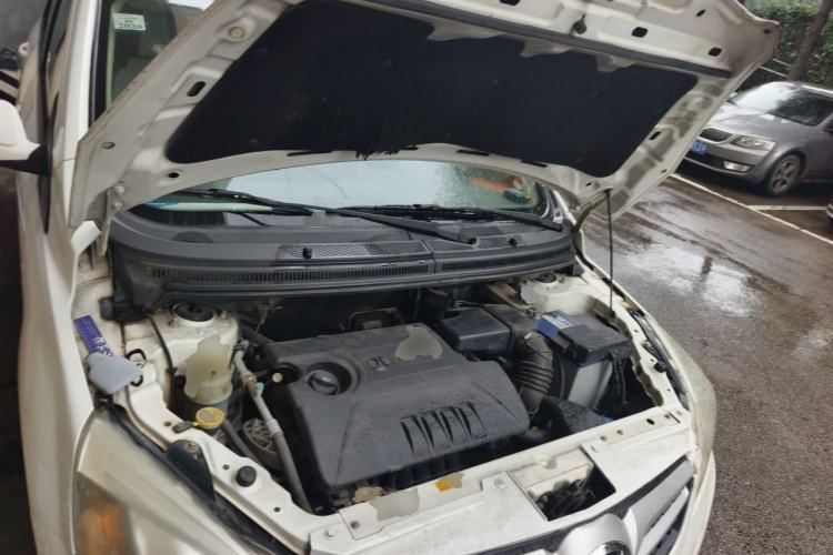 Used BAIC E Series 2013 Sedan 1.5L Automatic Leshang Edition Engine Bay