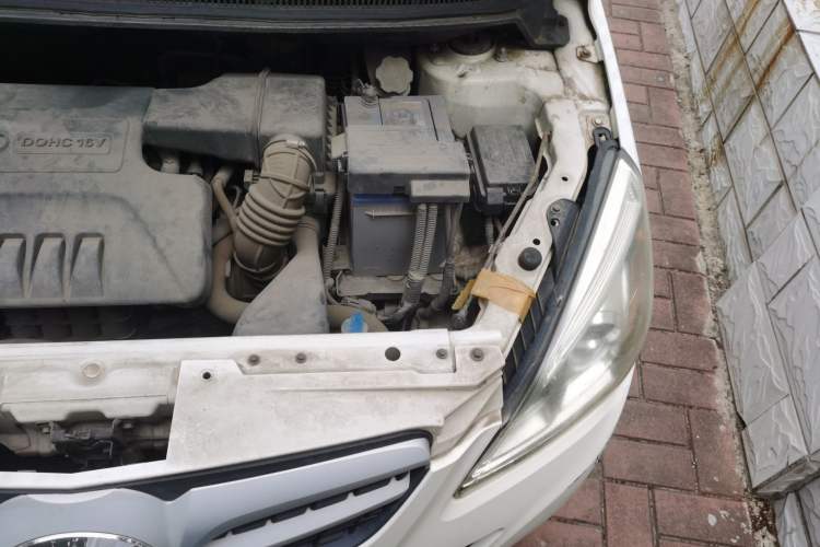Used BAIC E Series 2013 Sedan 1.5L Manual Leshang Version Engine Bay Left