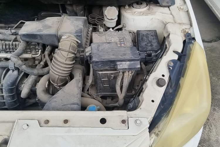 Used BAIC E Series 2013 Sedan 1.5L Automatic Lotte Edition Engine Bay Left