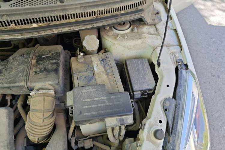 Used BAIC E Series 2013 Sedan 1.5L Automatic Leshang Edition Engine Bay Left