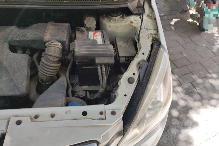 Used BAIC E Series 2013 Sedan 1.5L Automatic Leshang Edition Engine Bay Left