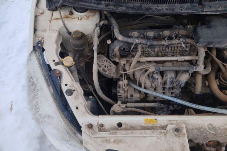 Used BAIC E Series 2013 Sedan 1.5L Automatic Lotte Edition Engine Bay Right