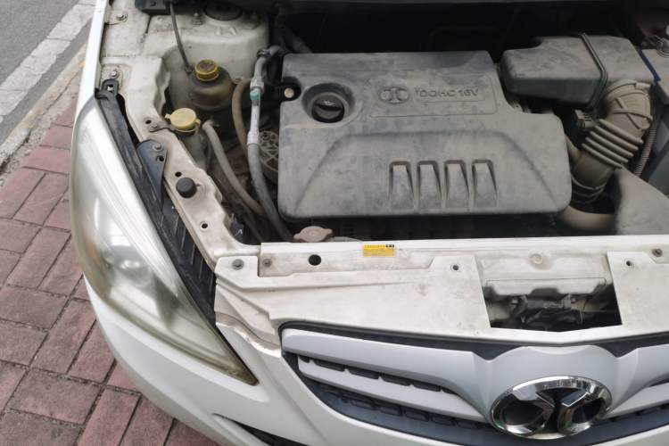 Used BAIC E Series 2013 Sedan 1.5L Manual Leshang Version Engine Bay Right