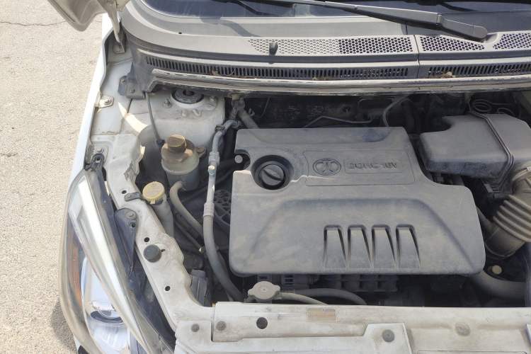 Used BAIC E Series 2013 Sedan 1.5L Automatic Leshang Edition Engine Bay Right