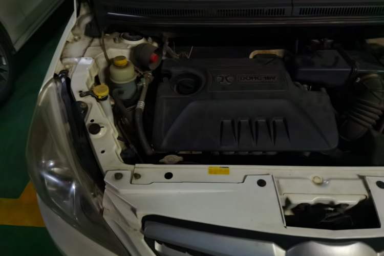 Used BAIC E Series 2013 Sedan 1.3L Manual Special Offer Edition Engine Bay Right