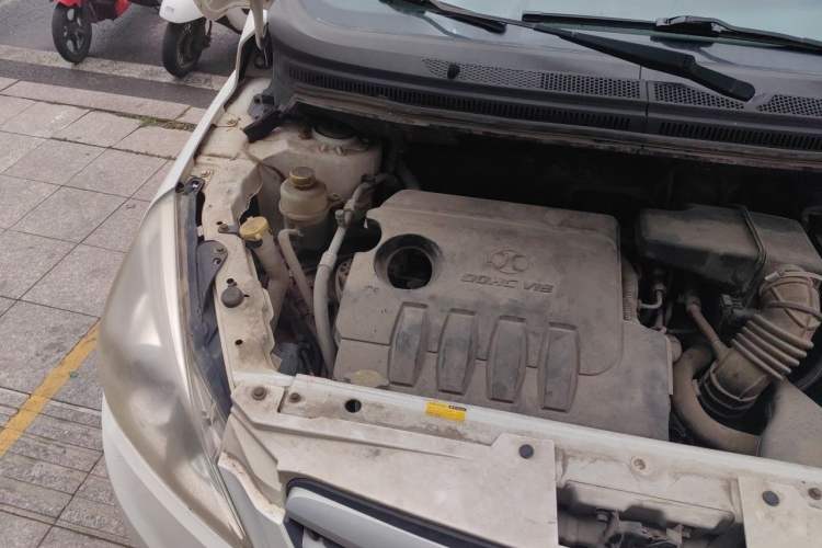 Used BAIC E Series 2013 Sedan 1.5L Manual Lotte Edition Engine Bay Right
