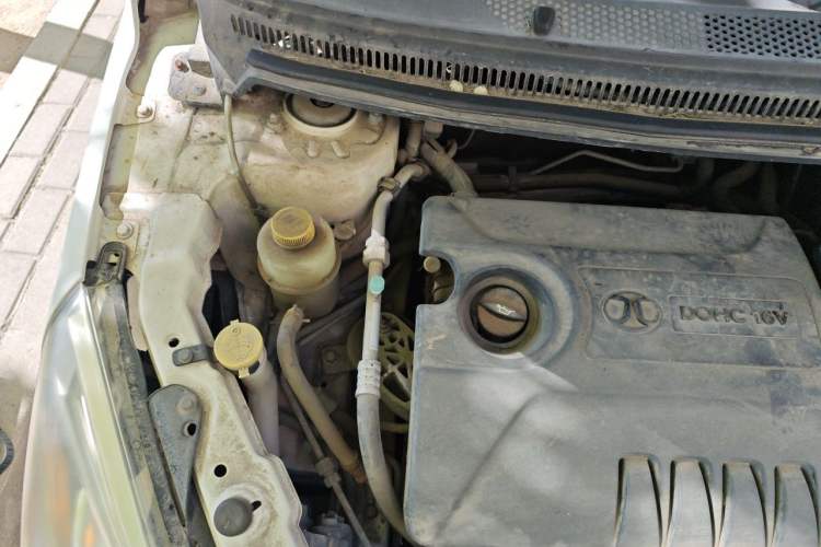 Used BAIC E Series 2013 Sedan 1.5L Automatic Leshang Edition Engine Bay Right
