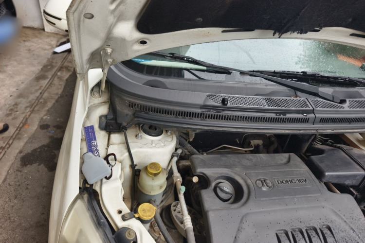 Used BAIC E Series 2013 Sedan 1.5L Automatic Leshang Edition Engine Bay Right