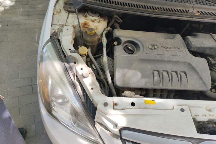 Used BAIC E Series 2013 Sedan 1.5L Automatic Leshang Edition Engine Bay Right