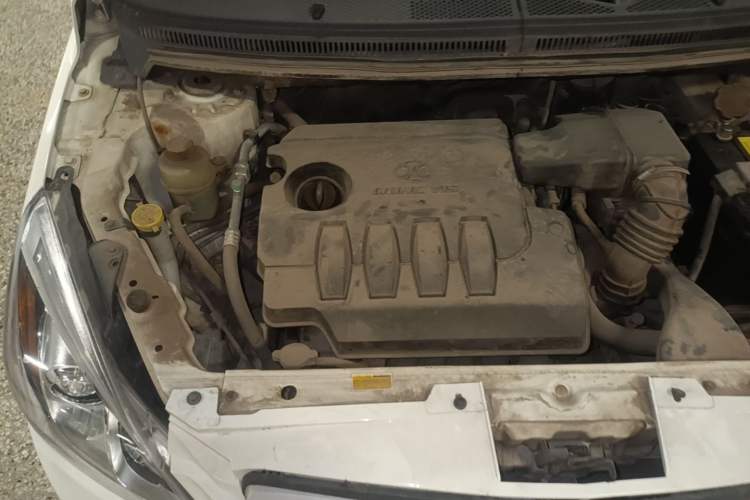 Used BAIC E Series 2013 Sedan 1.5L Automatic Leshang Edition Engine Bay Right