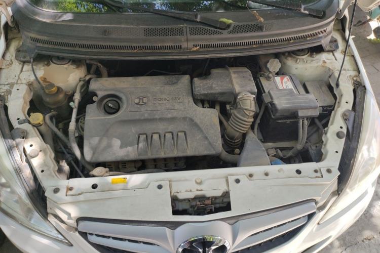 Used BAIC E Series 2013 Sedan 1.5L Automatic Leshang Edition Engine Bay